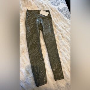 FABLETICS NWT High-Waisted Powerhold 7/8 Legging XS, Ranger Green Marbelize